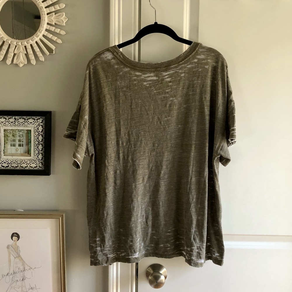 Free People Tee ✨ - Picture 2 of 3